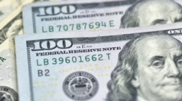 سعر ثابت.. الدولار يتراجع مقابل الجنيه في منتصف تعاملات السبت 29 نوفمبر 2025